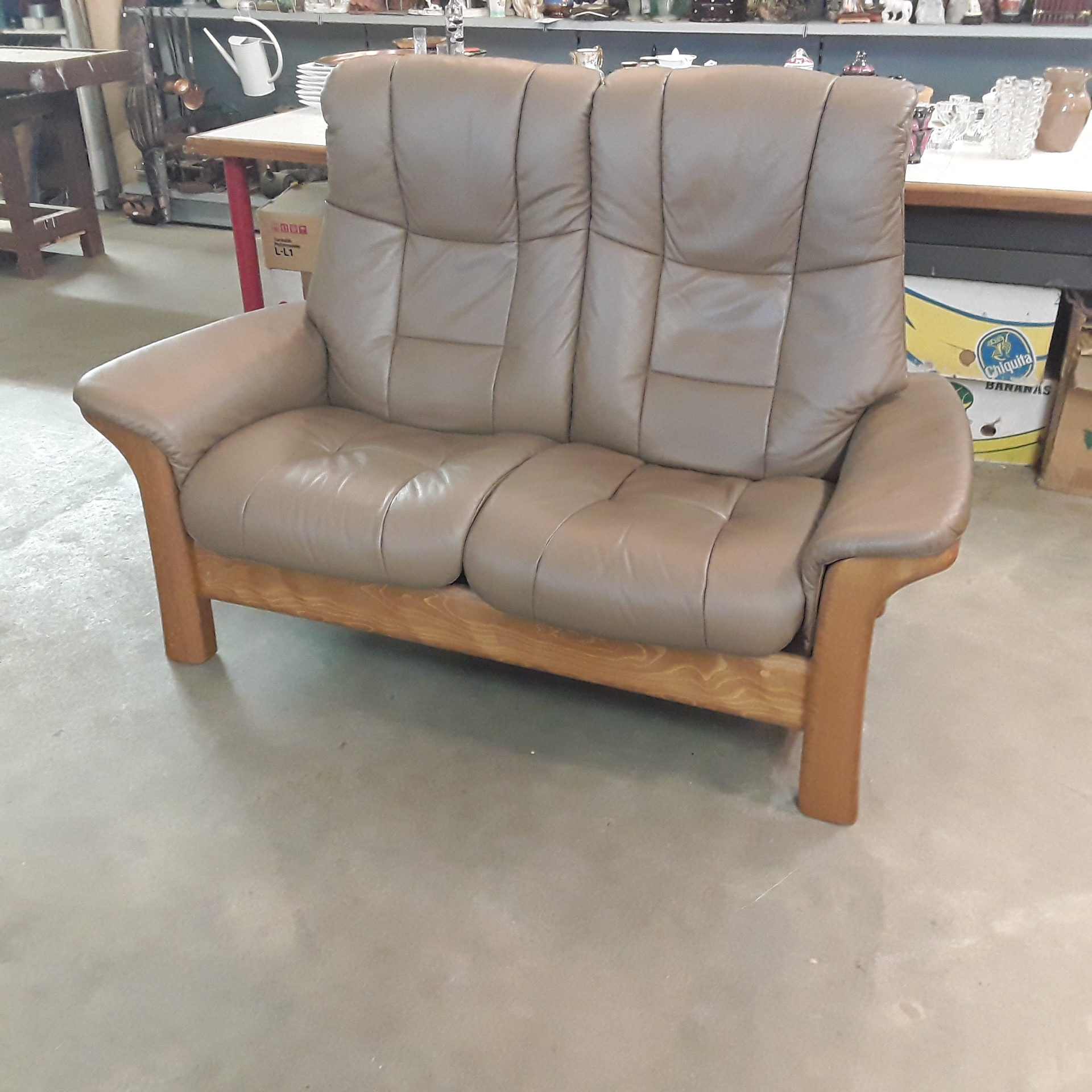 <p>Fauteuil Stressless 2 places<br />Armature chêne <br />275,00 € T.T.C<br /><a href="/Article/122535?type=depose" style="color:white;" target="_blank">Lien vers l'article</a></p>