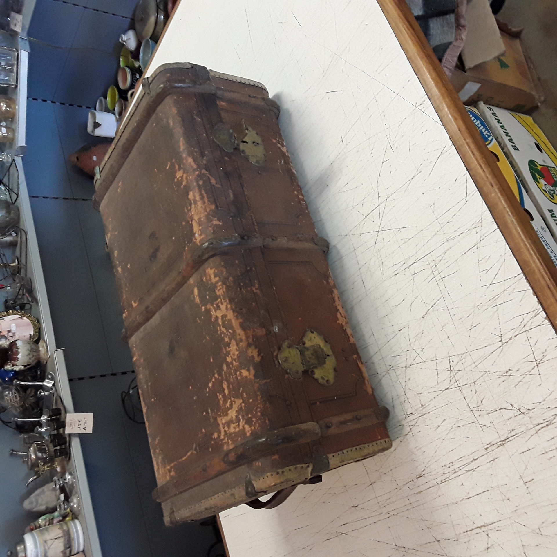 <p>Malle Ancienne<br />20,00 € T.T.C<br /><a href="/Article/123600?type=depose" style="color:white;" target="_blank">Lien vers l'article</a></p>