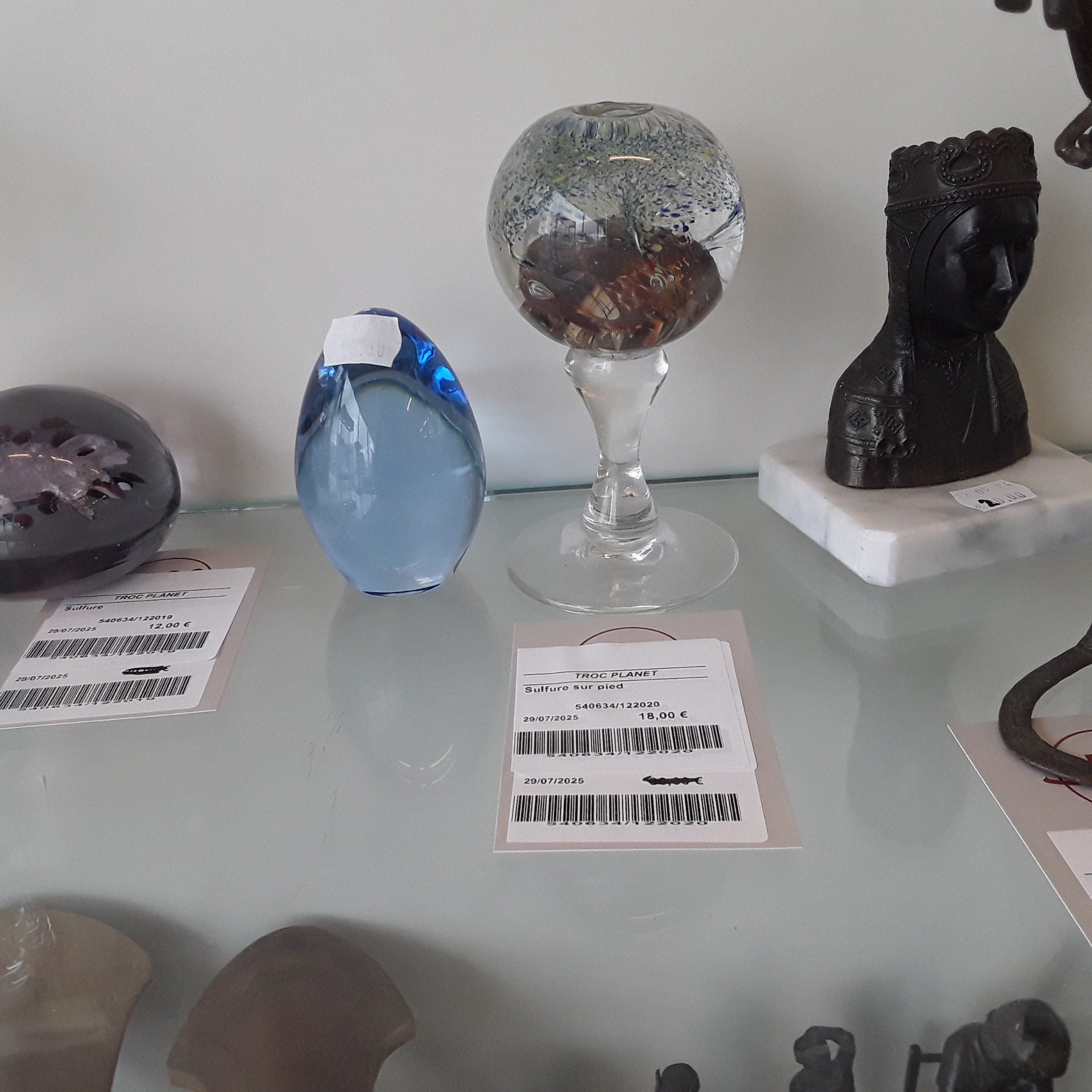 <p>Sulfure sur pied<br />12,00 € T.T.C<br /><a href="/Article/122020?type=depose" style="color:white;" target="_blank">Lien vers l'article</a></p>