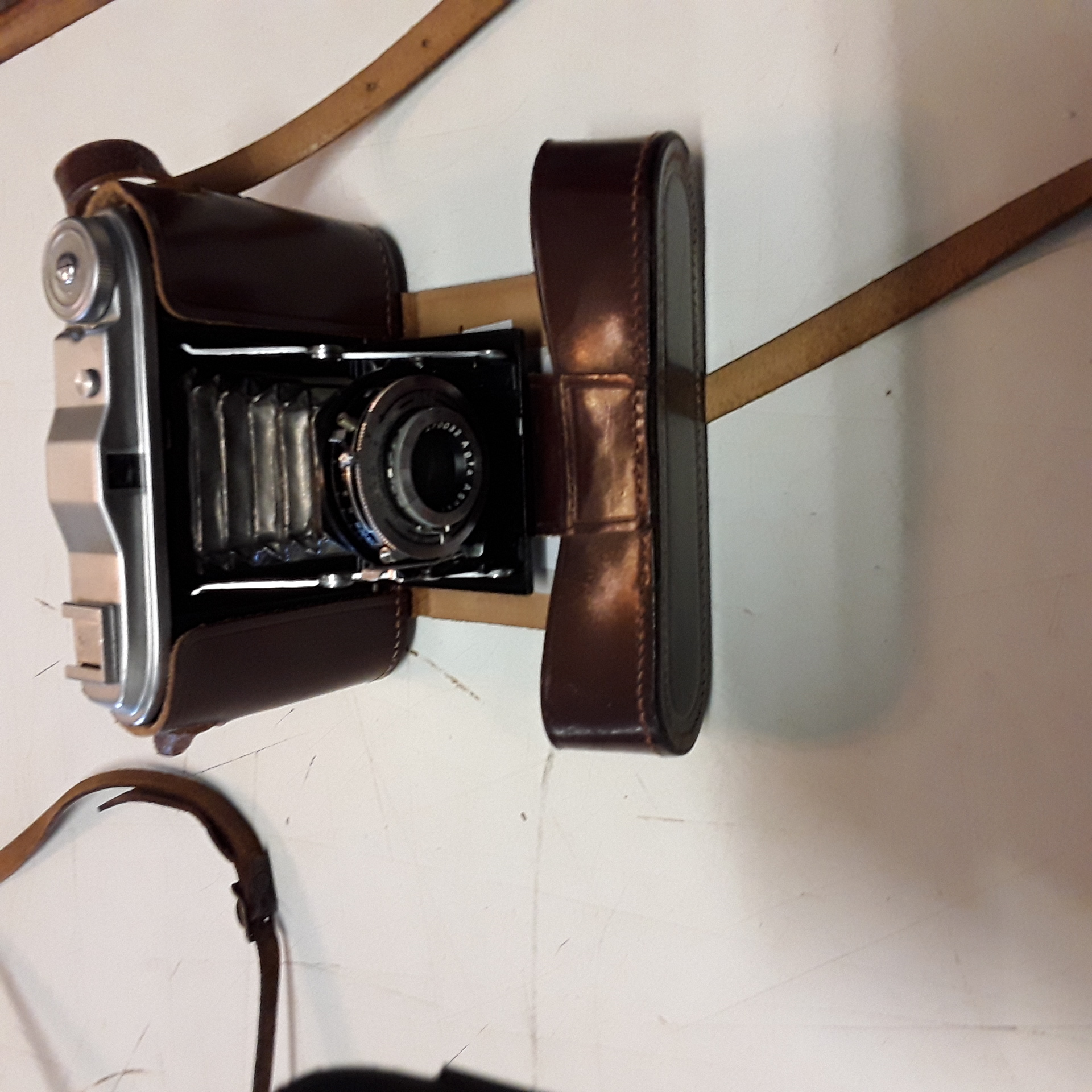 <p>Appareil photo type : AGFA<br />50,00 € T.T.C<br /><a href="/Article/123323?type=depose" style="color:white;" target="_blank">Lien vers l'article</a></p>