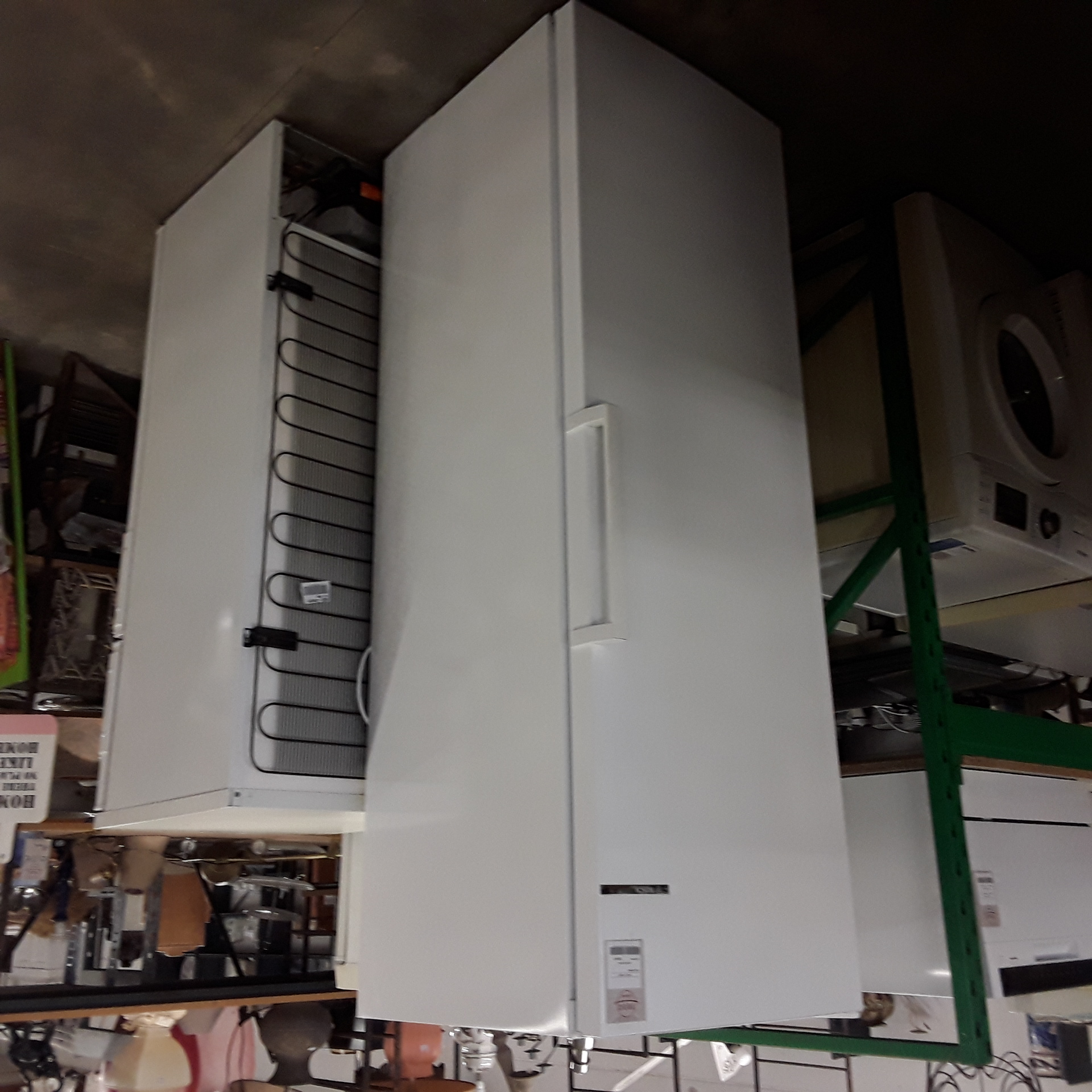 <p>Frigo Bosch<br />195,00 € T.T.C<br /><a href="/Article/123155?type=depose" style="color:white;" target="_blank">Lien vers l'article</a></p>