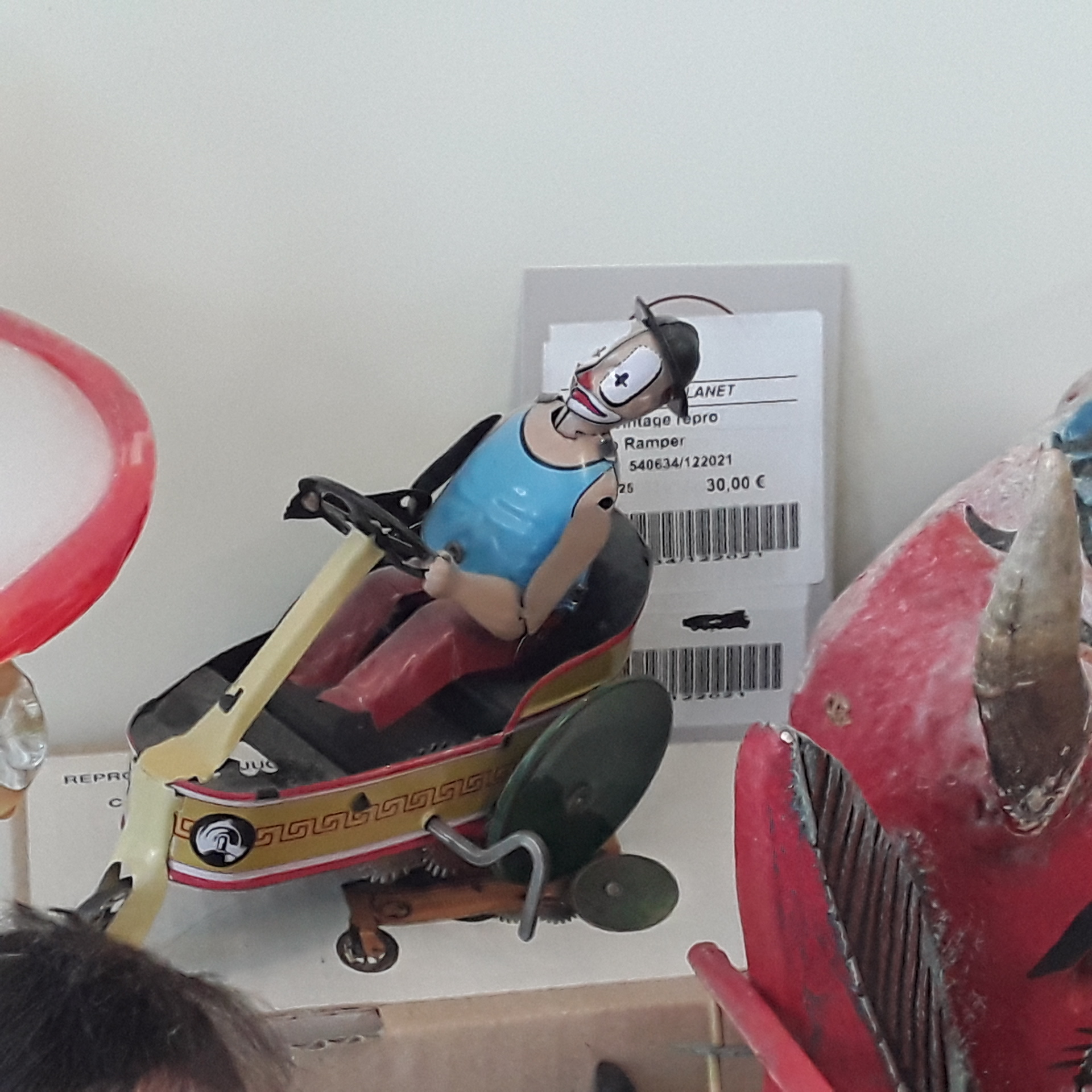 <p>Jouet vintage repro<br />Carrito Ramper<br />20,00 € T.T.C<br /><a href="/Article/122021?type=depose" style="color:white;" target="_blank">Lien vers l'article</a></p>