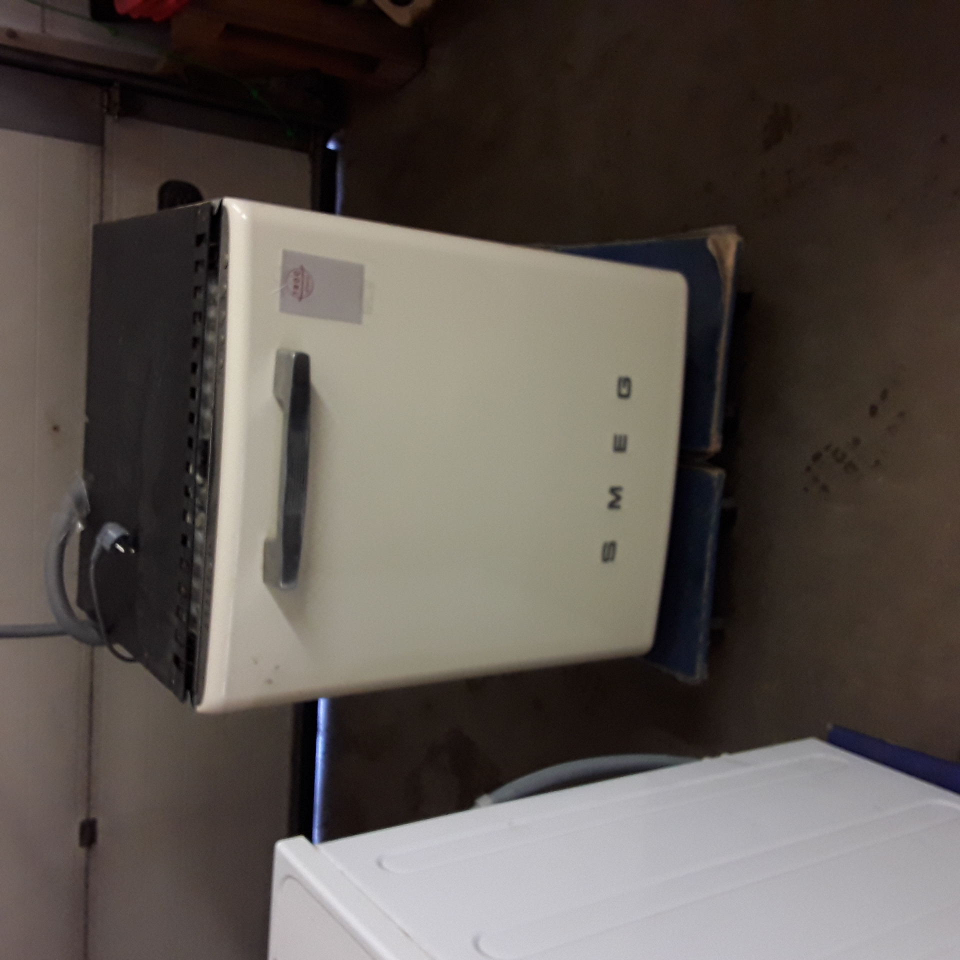 <p>Lave  vaisselle  encastrable<br />SMEG<br />50,00 € T.T.C<br /><a href="/Article/123435?type=depose" style="color:white;" target="_blank">Lien vers l'article</a></p>