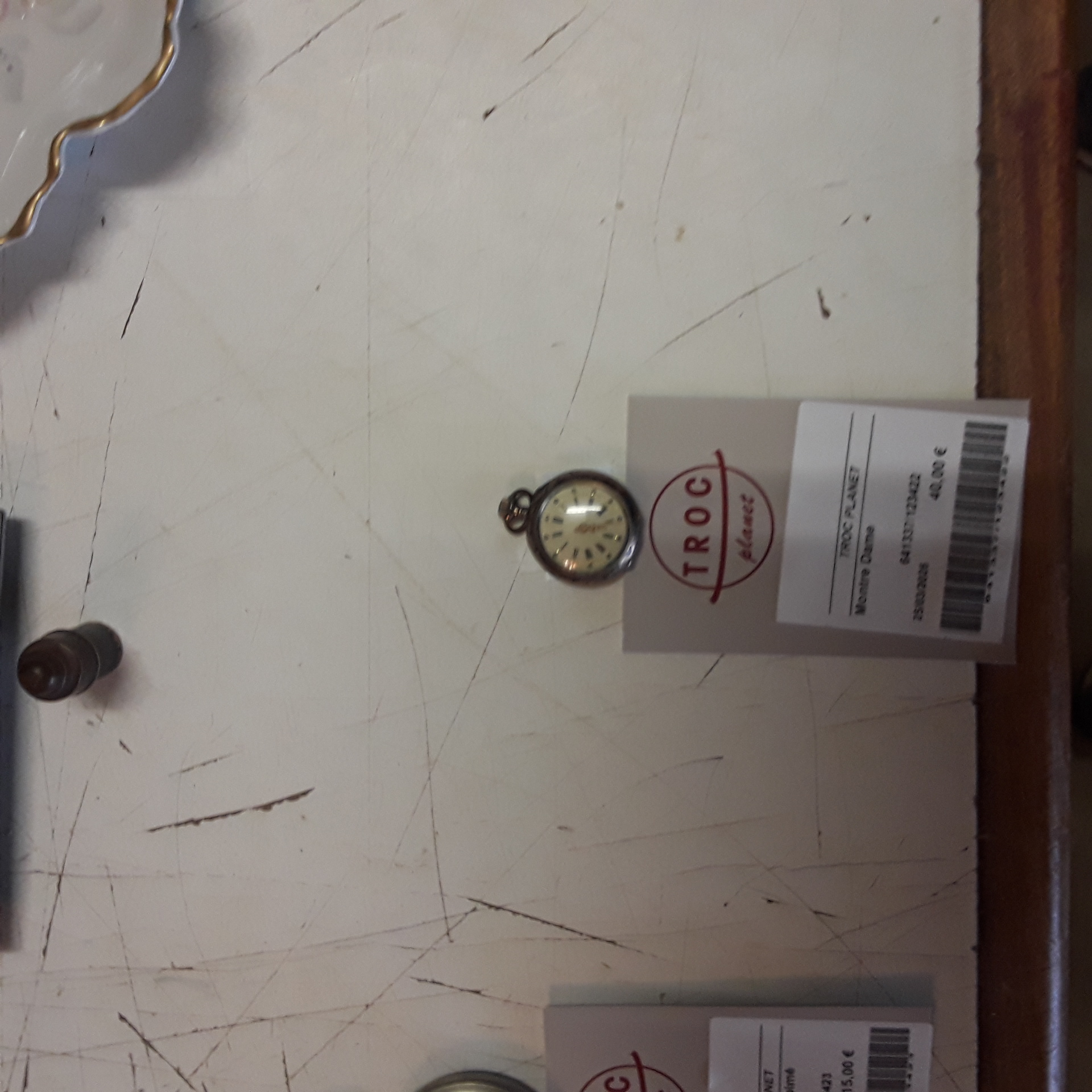 <p>Montre Dame<br />32,00 € T.T.C<br /><a href="/Article/123422?type=depose" style="color:white;" target="_blank">Lien vers l'article</a></p>