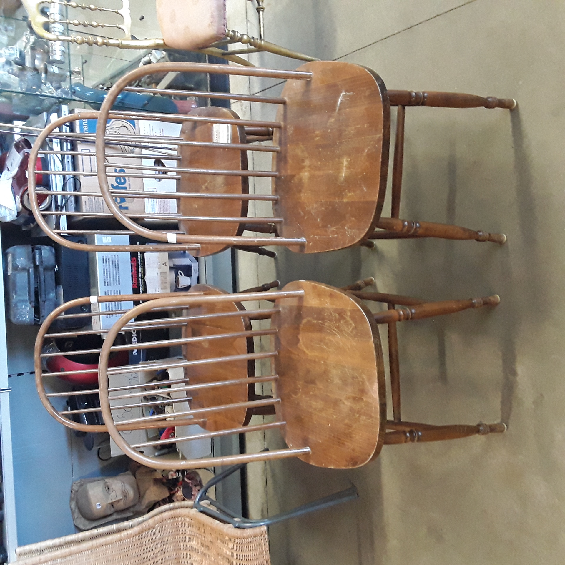 <p>Lot de 4 chaises Western<br />30,00 € T.T.C<br /><a href="/Article/123318?type=depose" style="color:white;" target="_blank">Lien vers l'article</a></p>