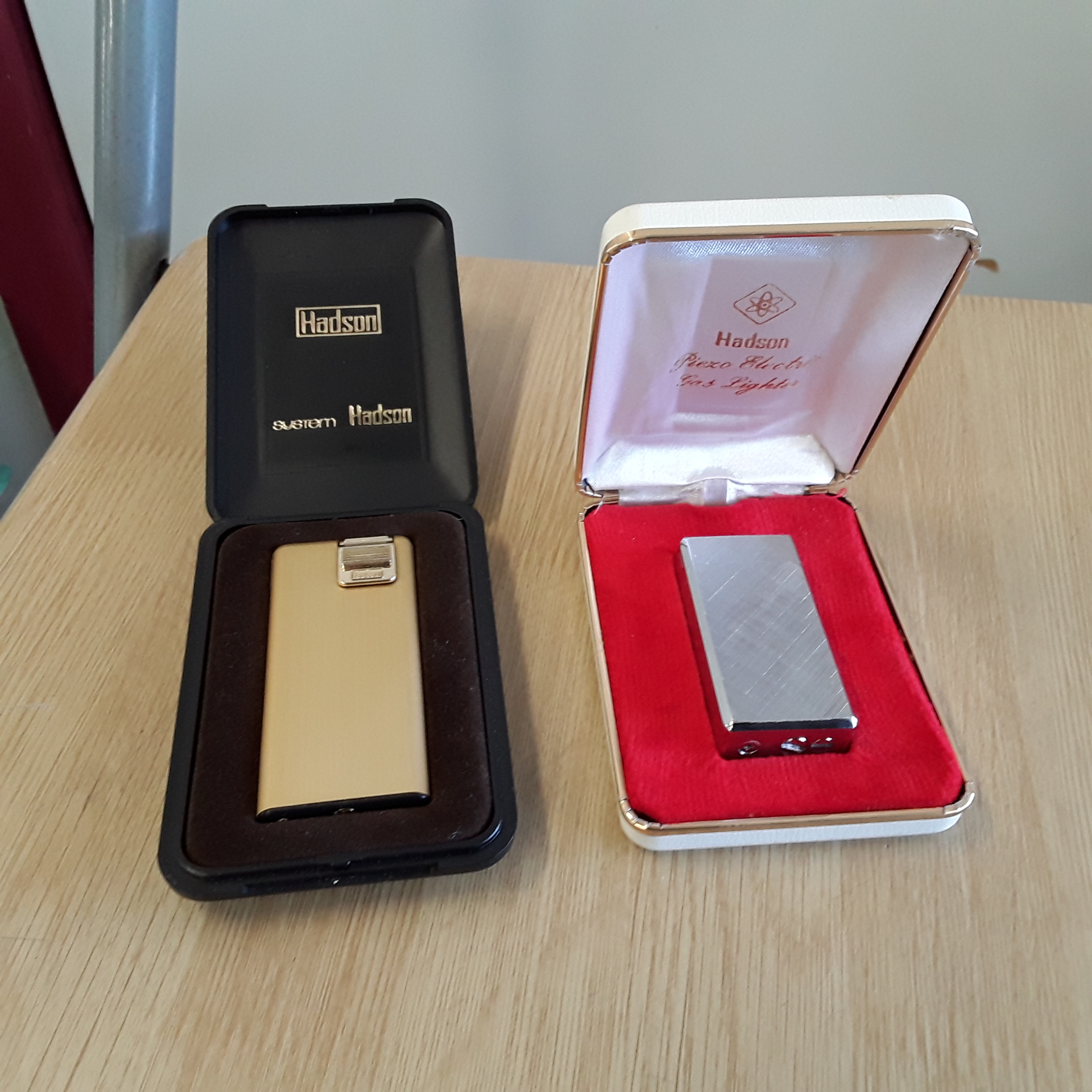 <p>Briquet hadson<br />20,00 € T.T.C<br /><a href="/Article/121342?type=depose" style="color:white;" target="_blank">Lien vers l&#39;article</a></p>
