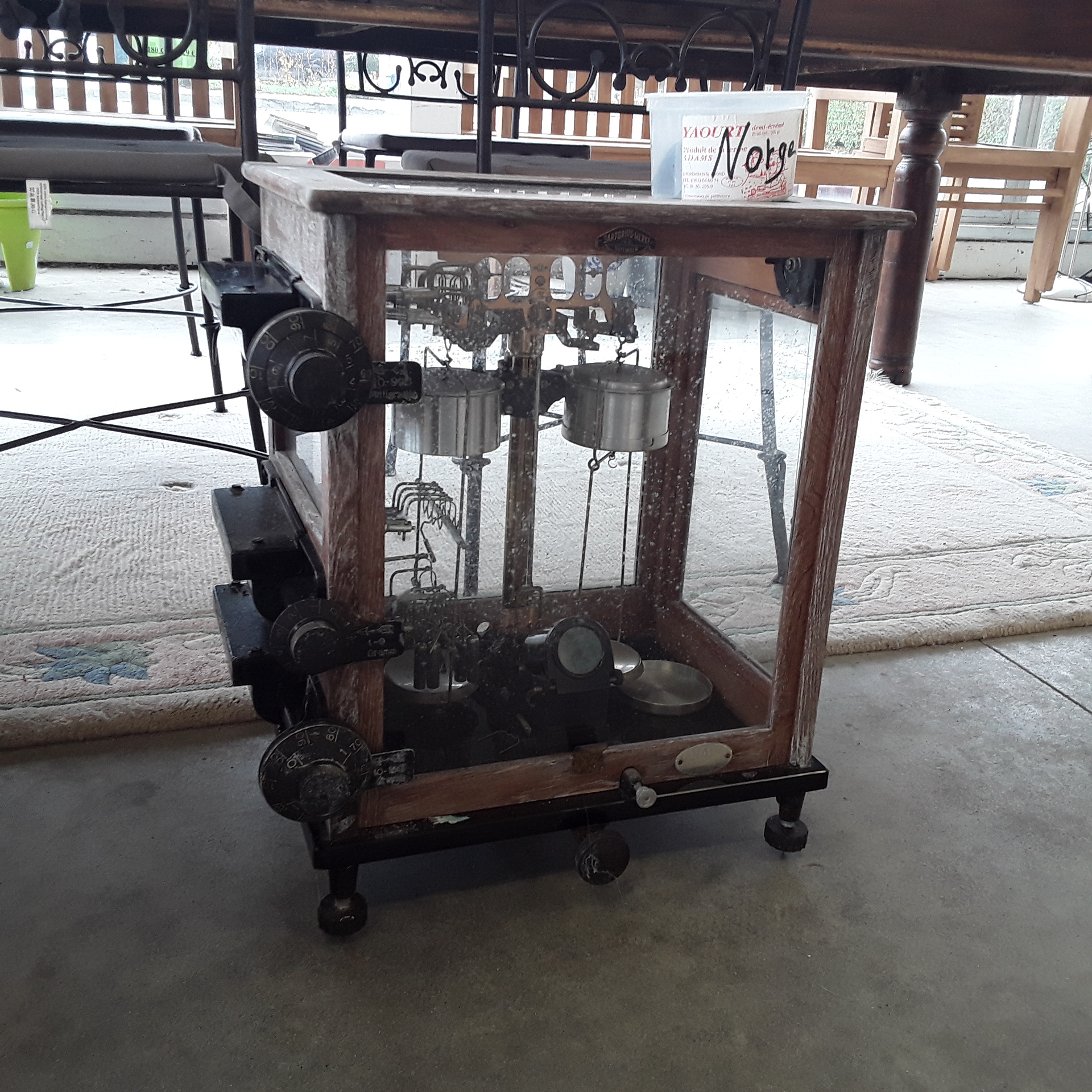 <p>Balance ancienne Sartorius<br />Werke<br />150,00 € T.T.C<br /><a href="/Article/122595?type=depose" style="color:white;" target="_blank">Lien vers l'article</a></p>