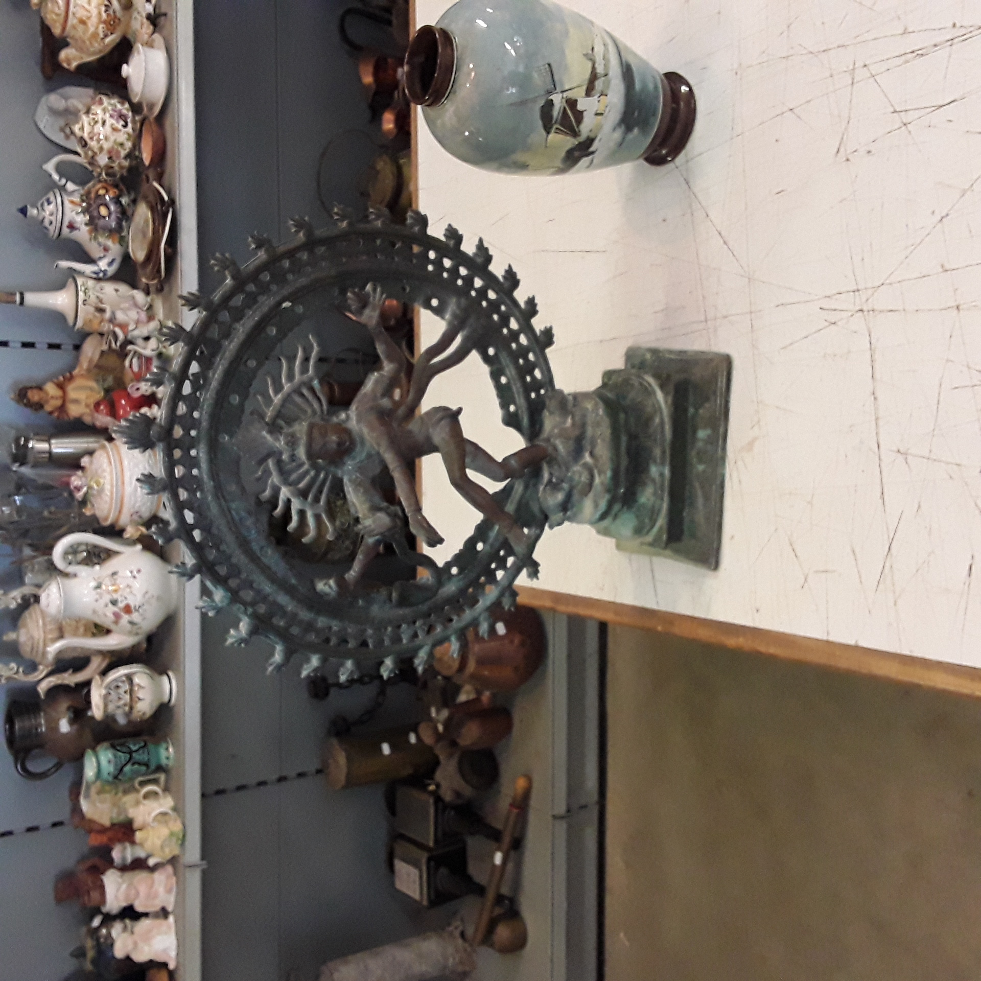 <p>Sculture de SHIVA NATARAJA<br /> bronze<br />125,00 € T.T.C<br /><a href="/Article/124027?type=depose" style="color:white;" target="_blank">Lien vers l'article</a></p>