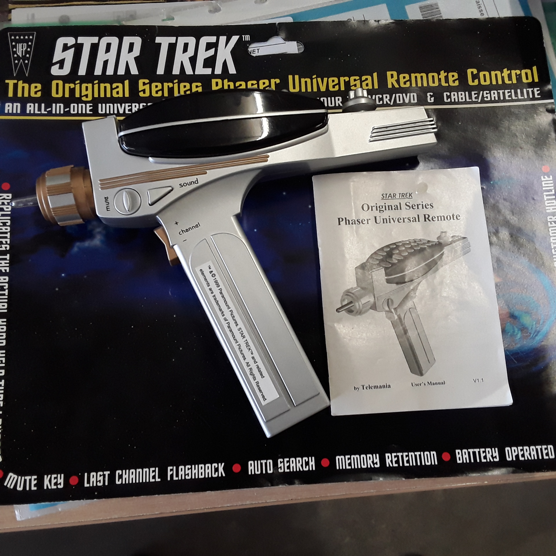 <p>Telecommande universelle<br />Télémania Star Trek Phaser<br />60,00 € T.T.C<br /><a href="/Article/122372?type=depose" style="color:white;" target="_blank">Lien vers l&#39;article</a></p>