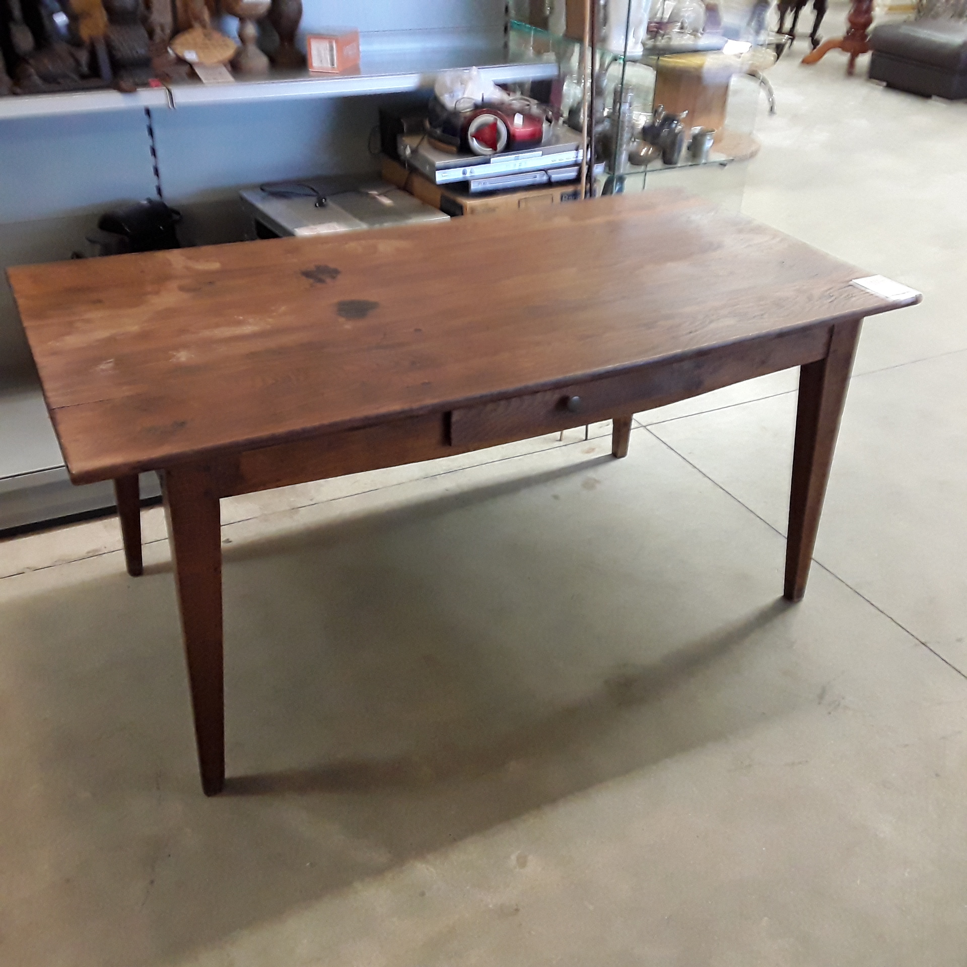 <p>Table 150 x 75 cm 1 tiroir<br />80,00 € T.T.C<br /><a href="/Article/122879?type=depose" style="color:white;" target="_blank">Lien vers l&#39;article</a></p>