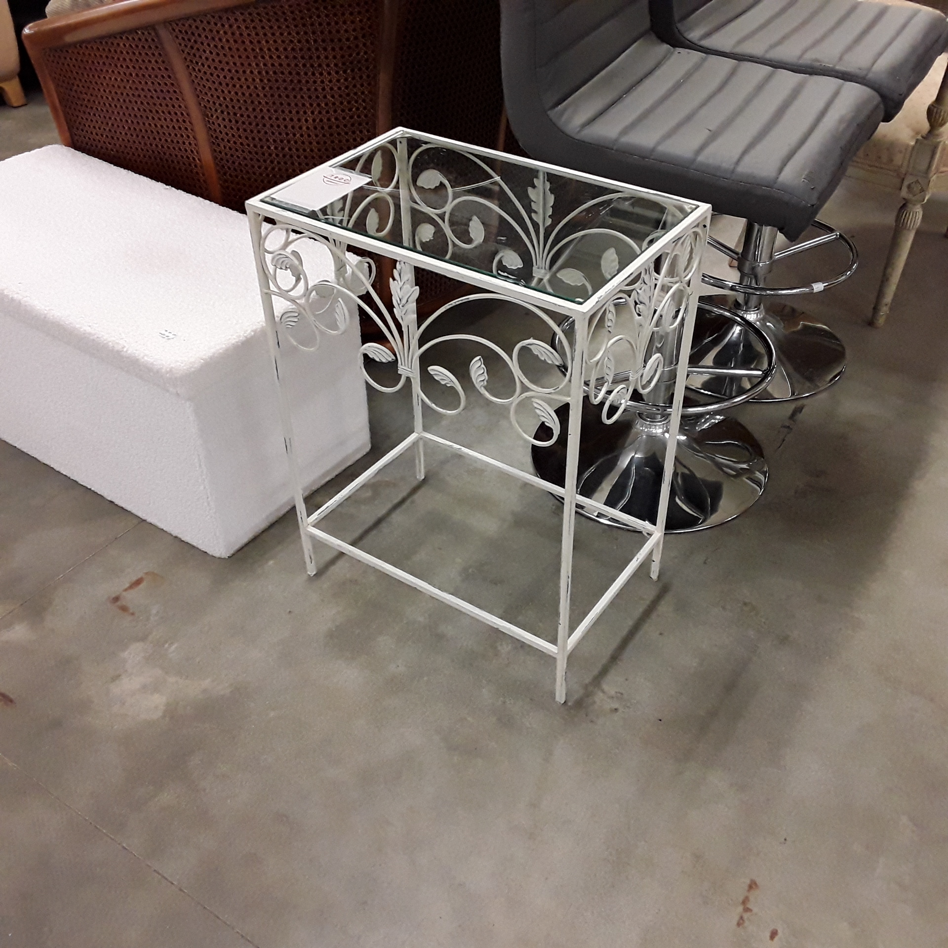 <p>Sellette fer forgé<br />15,00 € T.T.C<br /><a href="/Article/122819?type=depose" style="color:white;" target="_blank">Lien vers l'article</a></p>