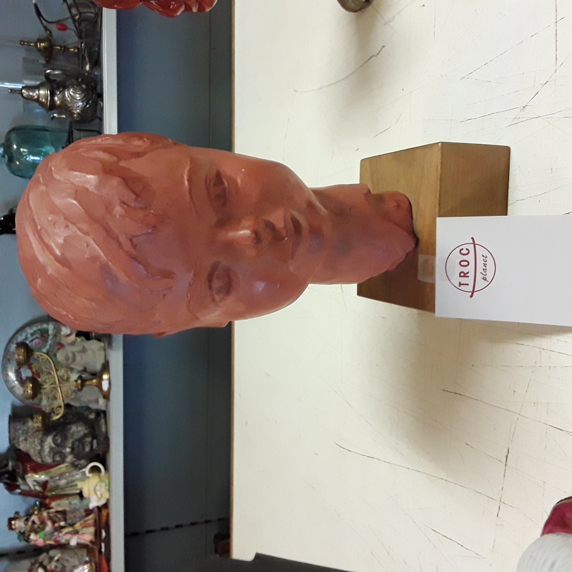 <p>Visage enfant signé <br />P Serste<br />75,00 € T.T.C<br /><a href="/Article/123237?type=depose" style="color:white;" target="_blank">Lien vers l'article</a></p>