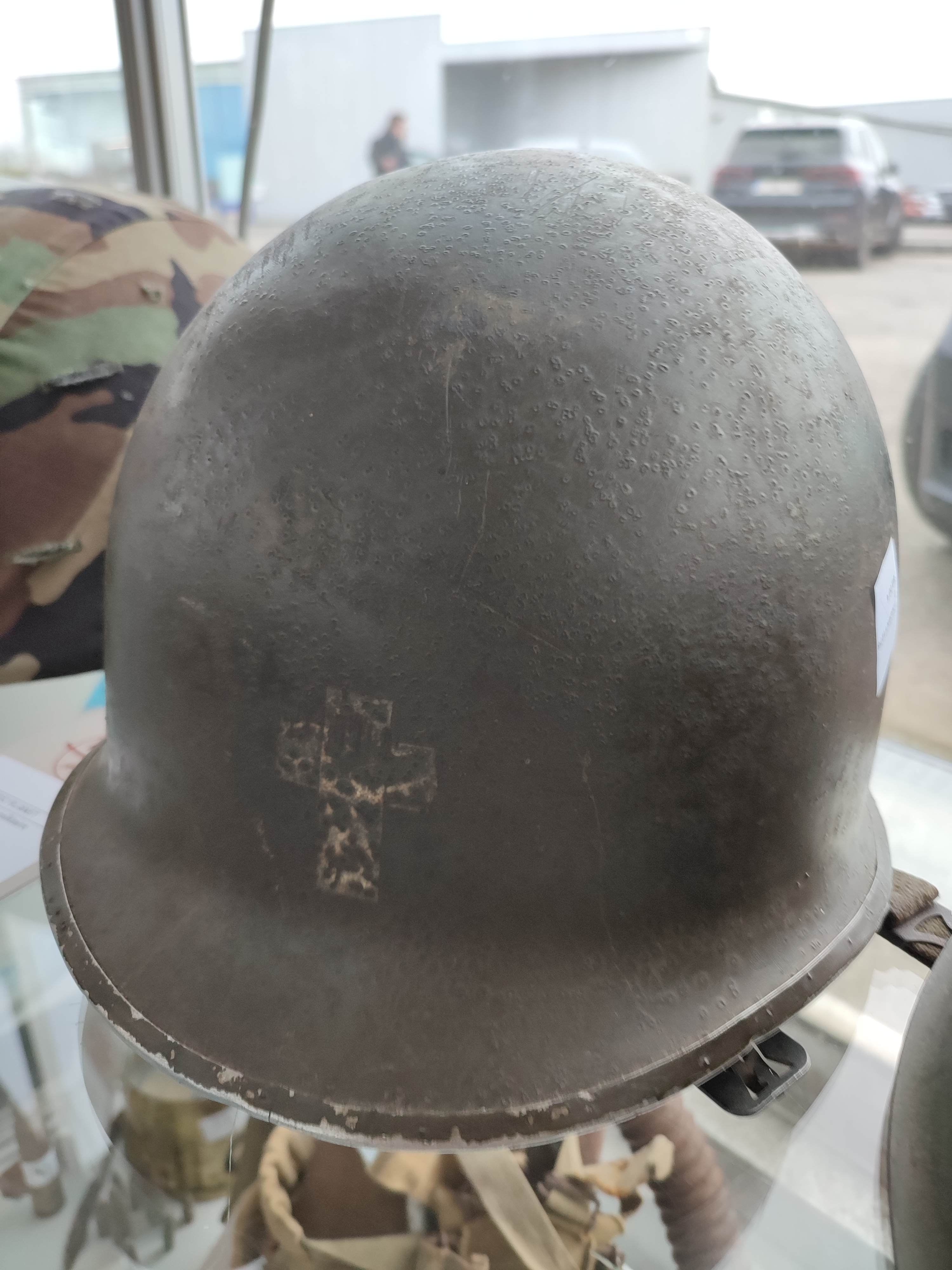 <p>Ancien casque militaire <br />60,00 € T.T.C<br /><a href="/Article/112767?type=depose" style="color:white;" target="_blank">Lien vers l&#39;article</a></p>