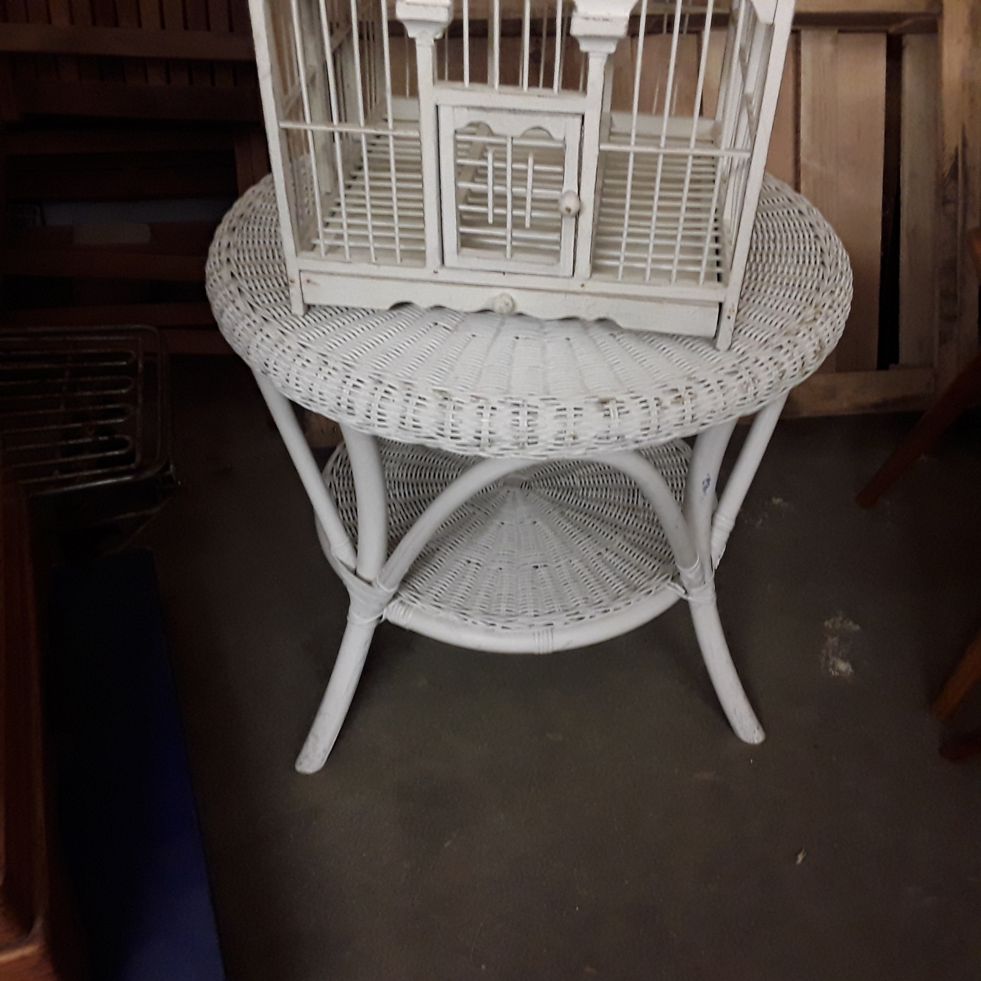 <p>Table basse ronde en rotin<br />20,00 € T.T.C<br /><a href="/Article/122614?type=depose" style="color:white;" target="_blank">Lien vers l&#39;article</a></p>