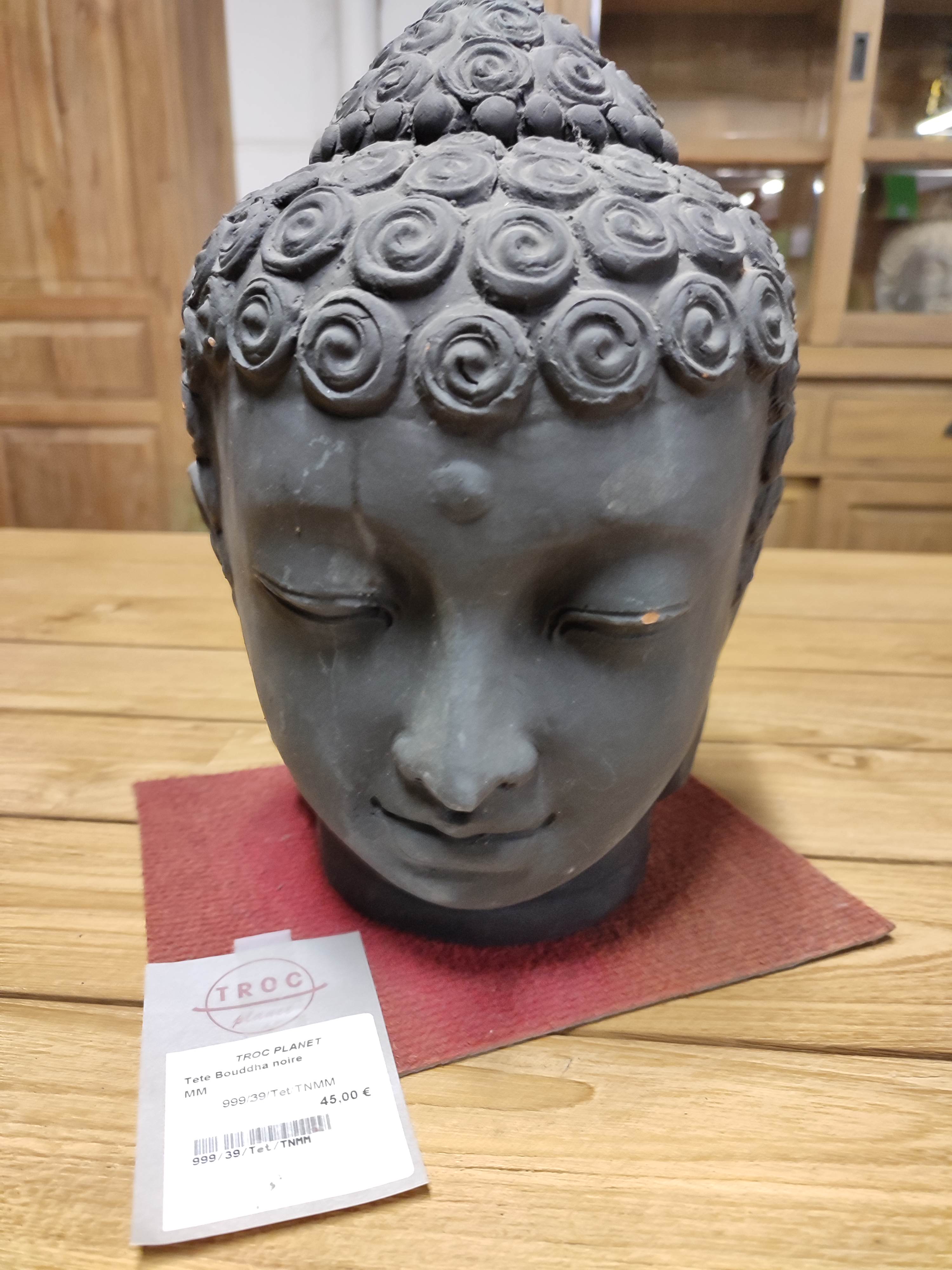 <p>Tete Bouddha noire<br />MM<br />45,00 € T.T.C<br /><a href="/Article/1575?type=neuf" style="color:white;" target="_blank">Lien vers l&#39;article</a></p>