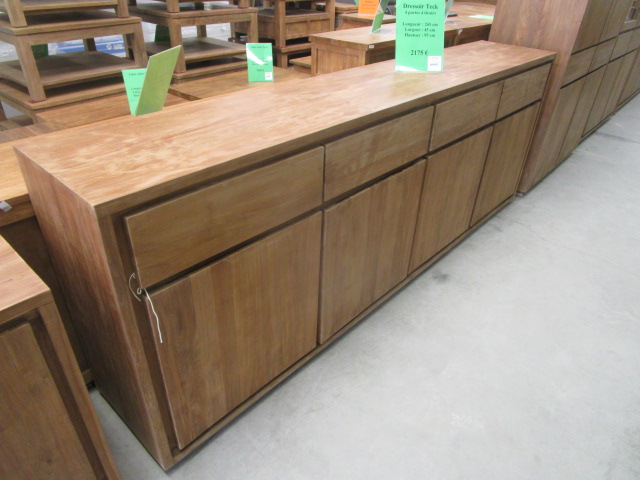 <p>Dressoir teck 4 p/4 tiroirs<br />alc711 260 x 45 x H 95 Cm<br />2 175,00 € T.T.C<br /><a href="/Article/3468?type=neuf" style="color:white;" target="_blank">Lien vers l&#39;article</a></p>